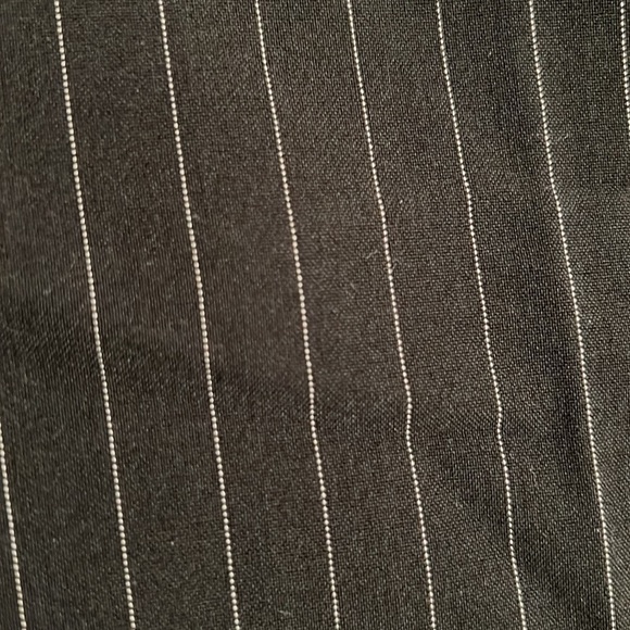 Julie’s Closet Pinstriped Cropped Wide Leg Pants - Picture 4 of 5